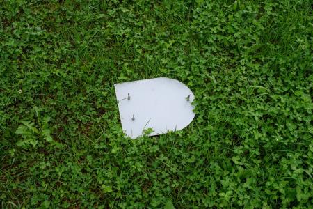 Stanje krožišča pred in po vandalizmu 5